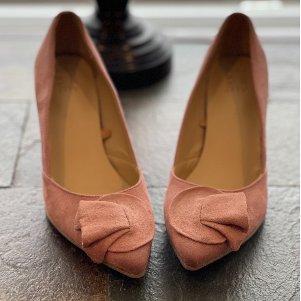 Naturalizer Pink Suede Pump